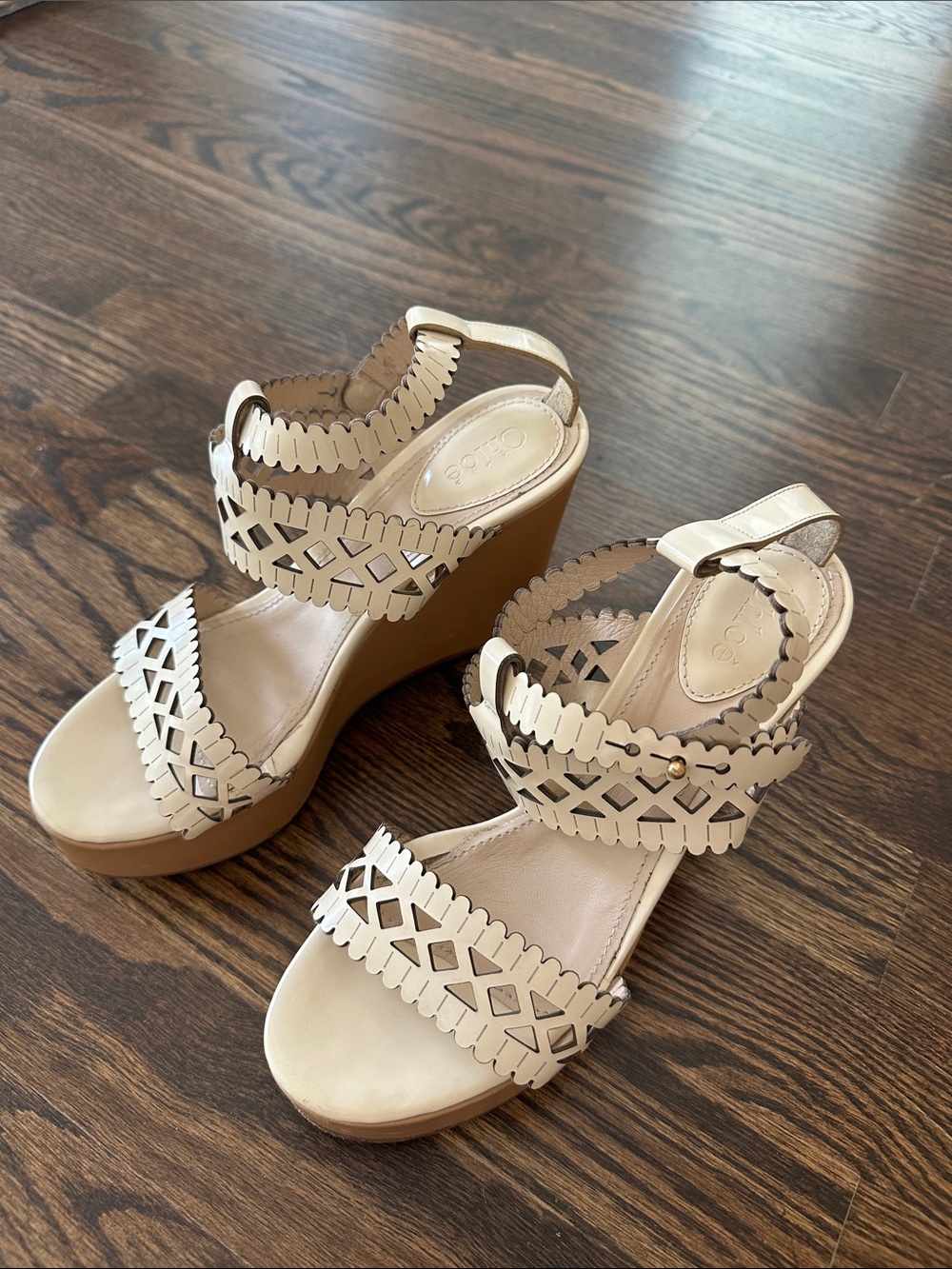 Chloé White Laser-Cut Leather Wedge Sandals with Tan Platform - Picture 2 of 14